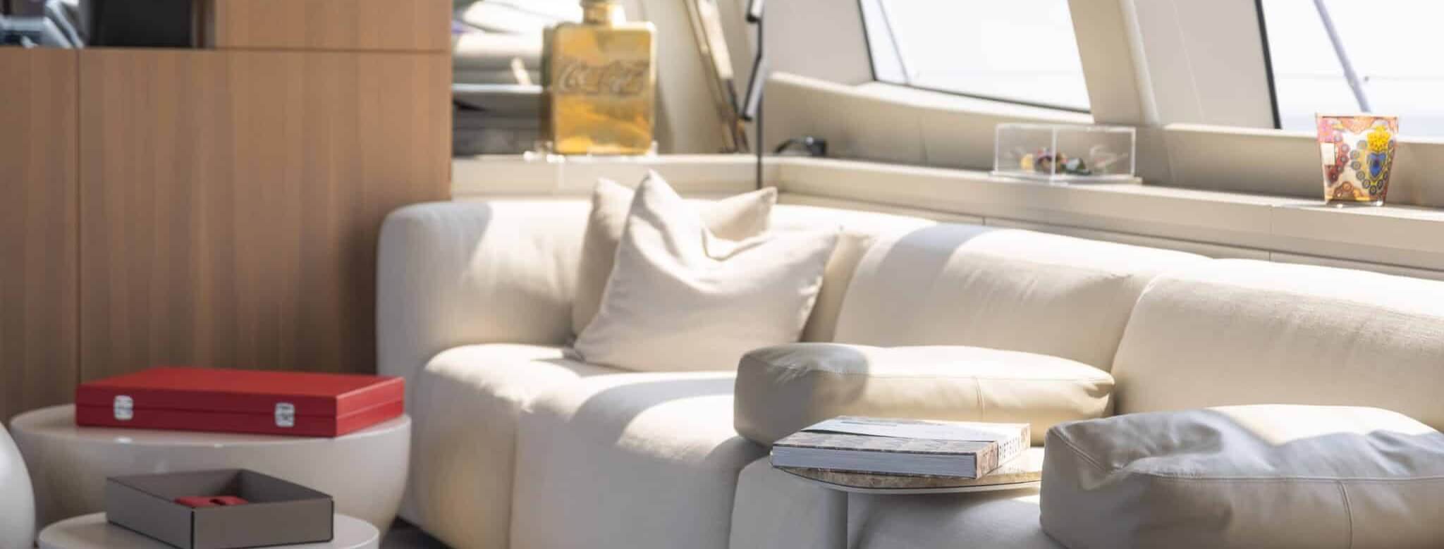 M/Y FANAMAX Overmarine 28