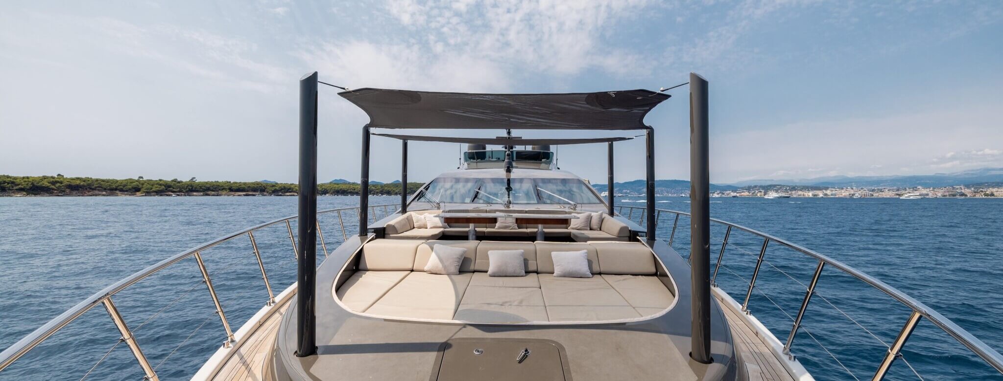 M/Y FANAMAX Overmarine 19