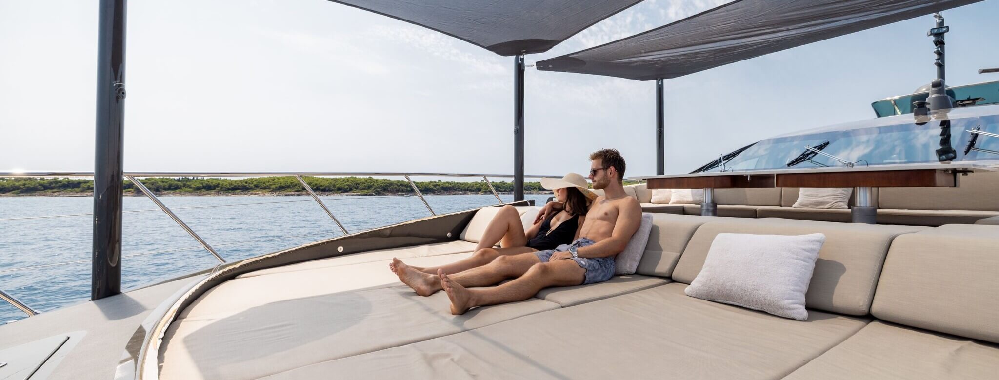 M/Y FANAMAX Overmarine 20