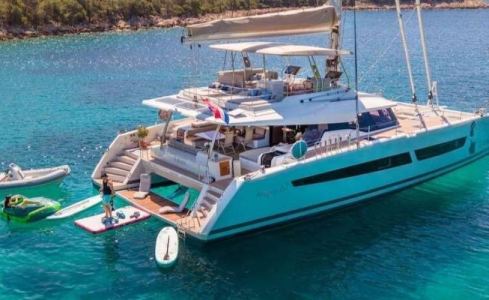 Floramye Fountaine Pajot 0
