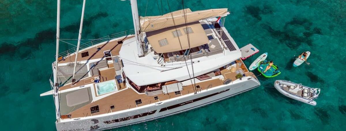Floramye Fountaine Pajot 1