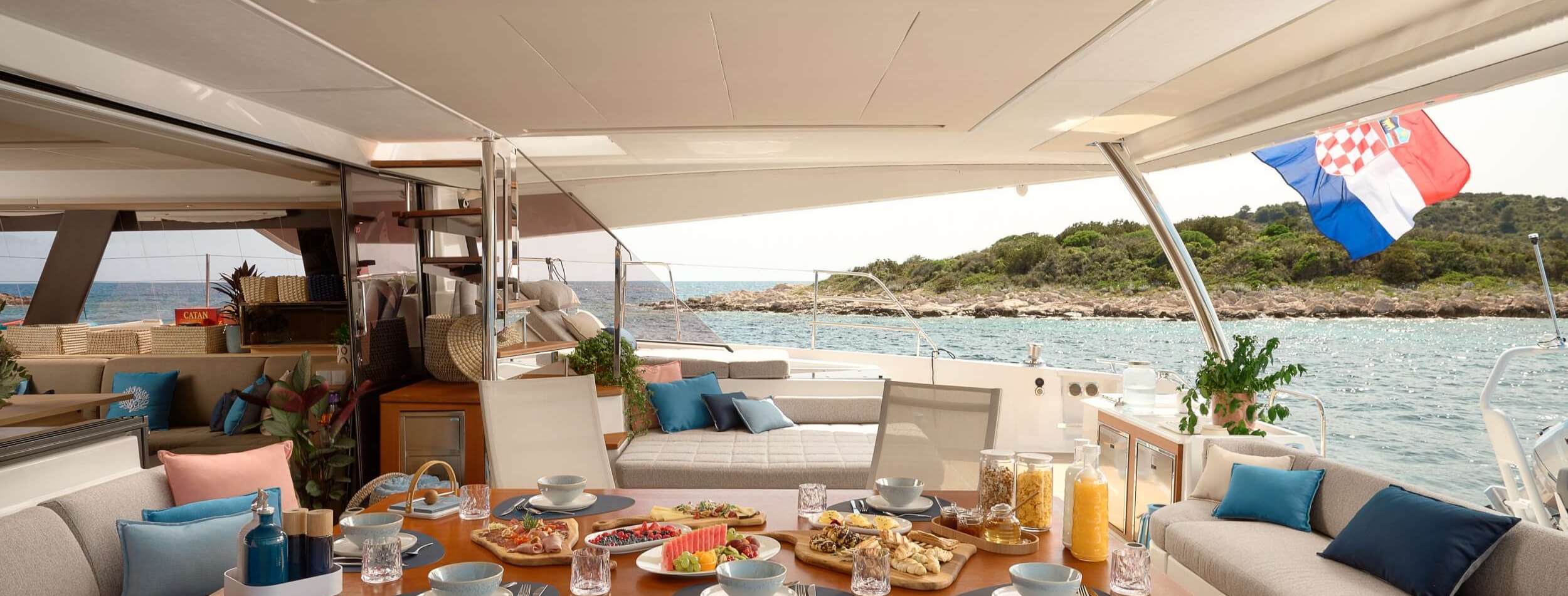 Floramye Fountaine Pajot 14