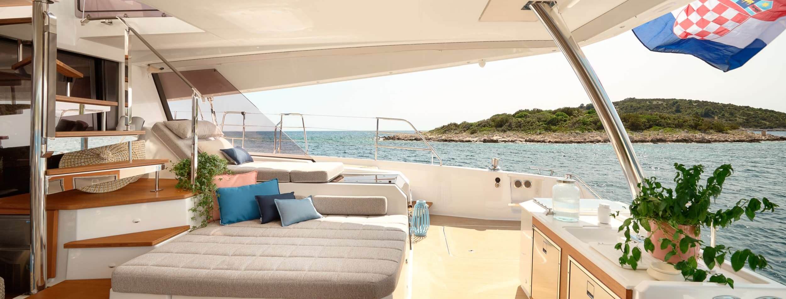 Floramye Fountaine Pajot 12