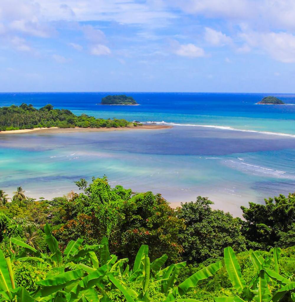 Superyacht charter ÁSIA