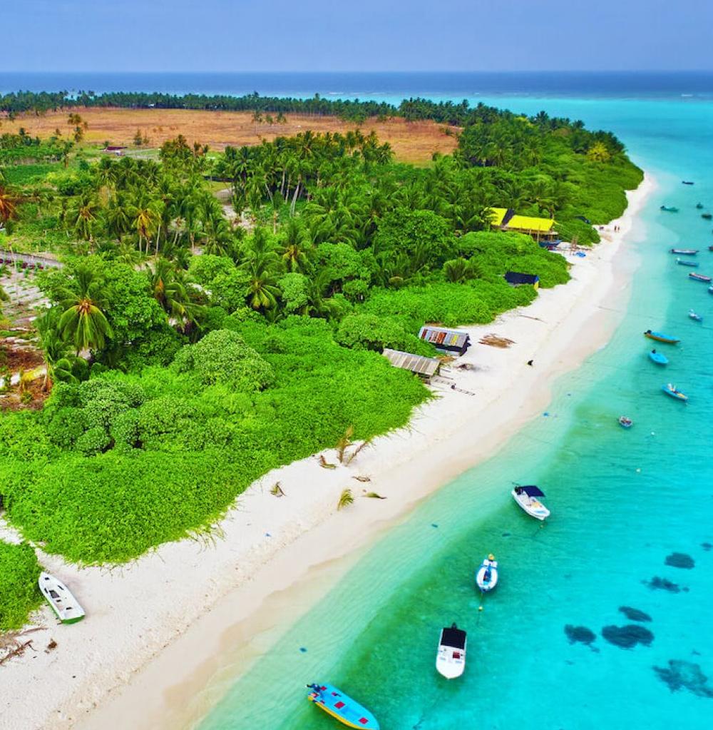 Superyacht charter Maldivas